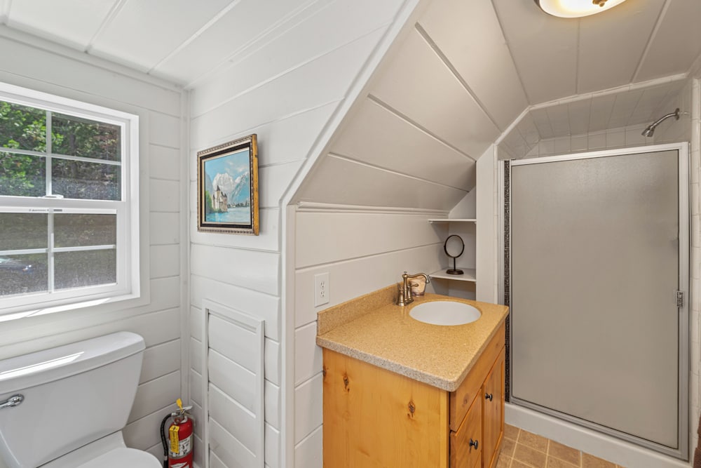 Dog-friendly 3BR on 200 Acres w/ River Access