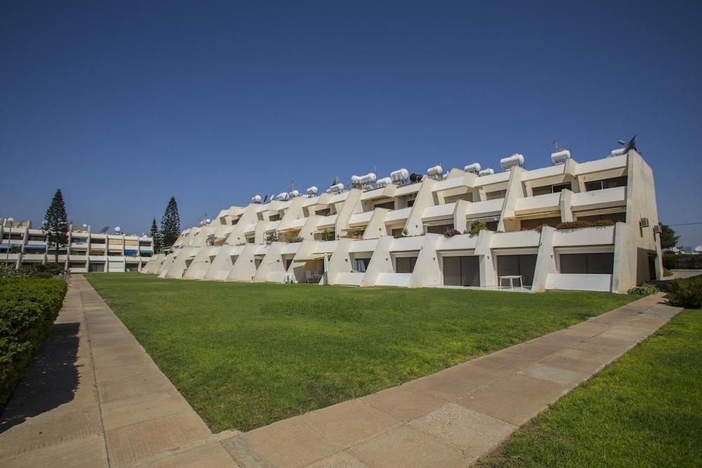 Lordos Sunshore Beachfront Suite