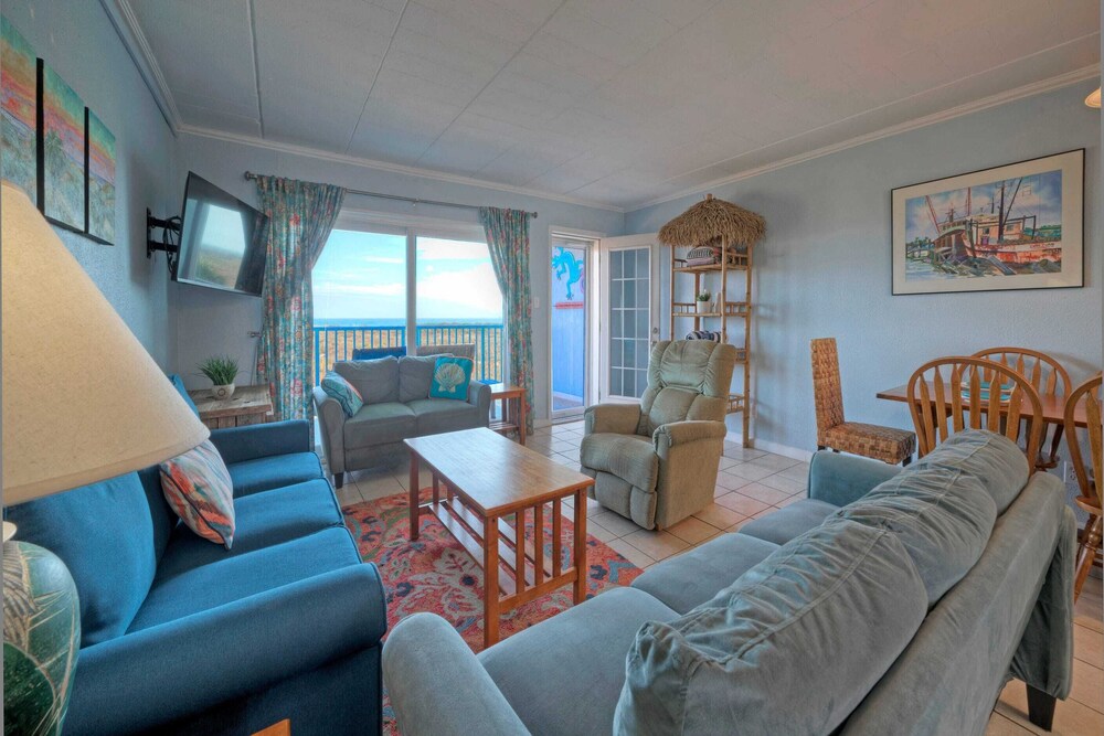 Beachfront Condo w/ Ocean View, 2 Pools, Boardwalk to the Beach Island Getaway