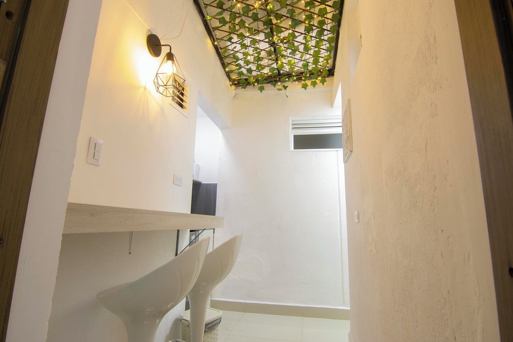 EDIFICIO SANTO TOMAS By Morada Bros.