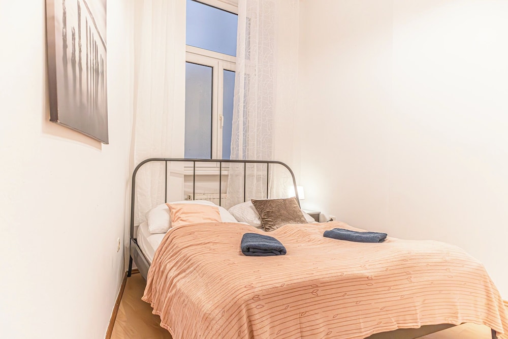 Charming 3BR Apt in Central Vienna