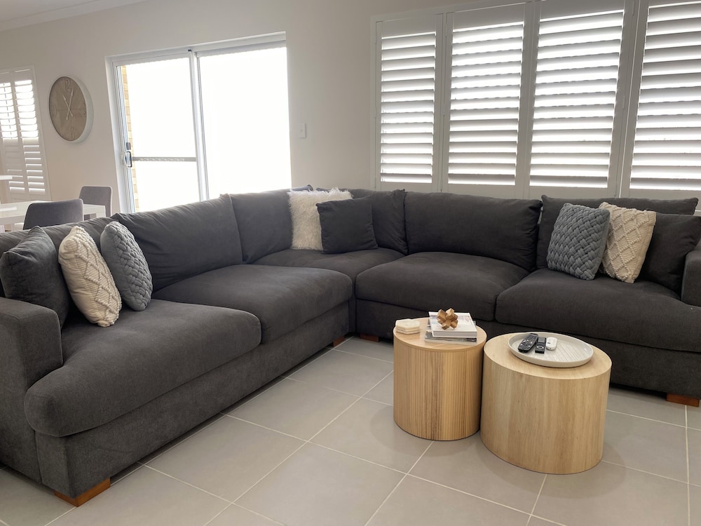 Alkimos Beach Family Accommodation