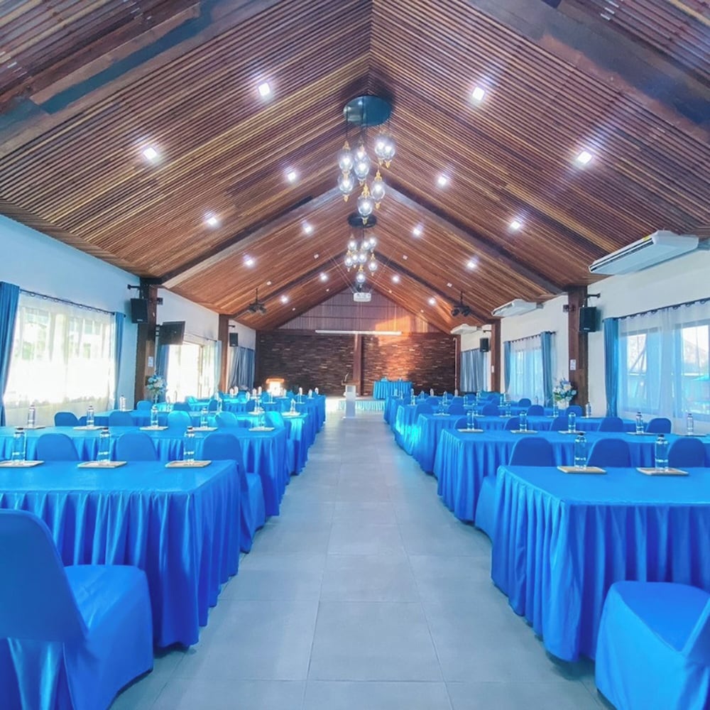 meeting & event spaces