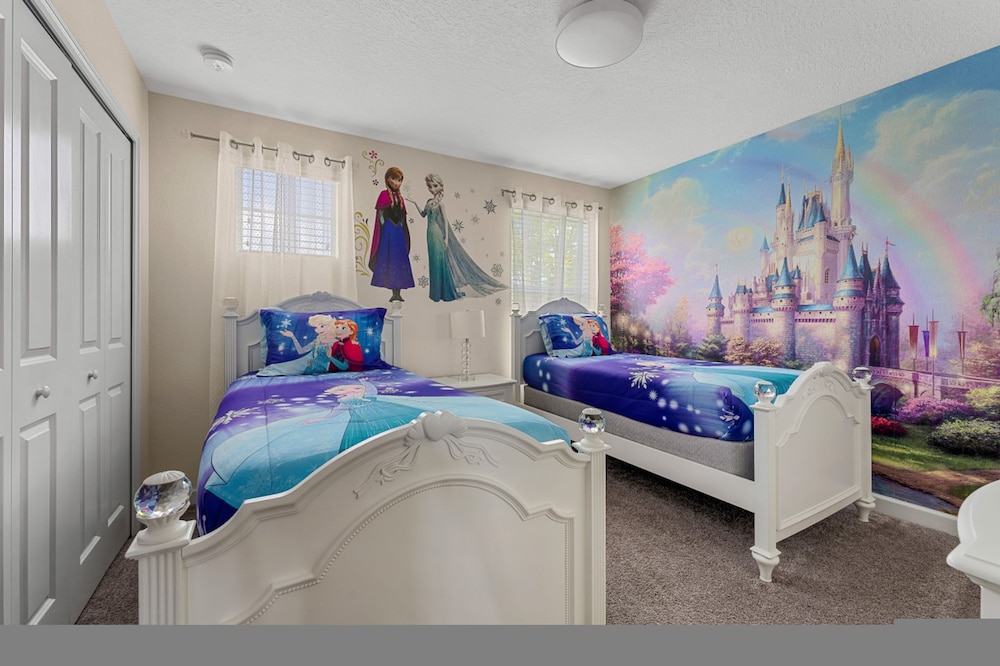 A-vengers 4791 Stunninghouse Lake Disney