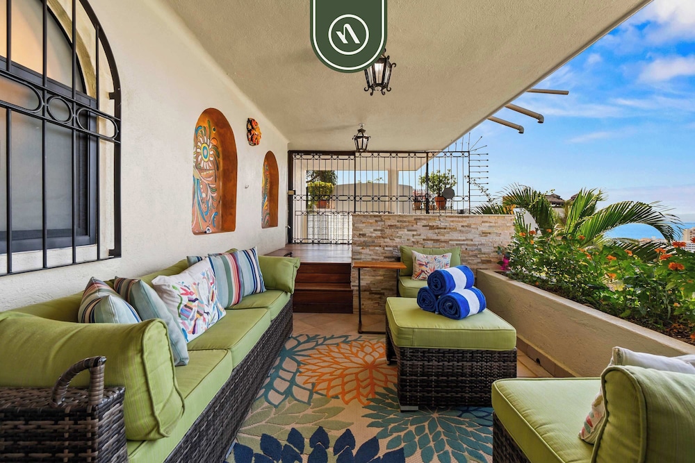Mexican 2 BR Condo - Private Pool - Romantic Zone