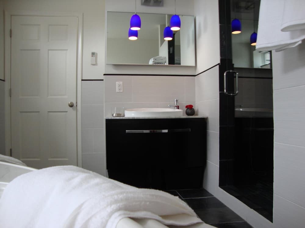 BlancNoir Bed & Breakfast