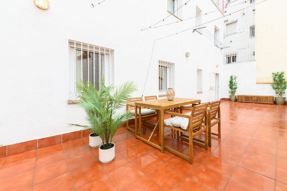 M Mal71a Moderno Piso de 2 Dormitorios con Terra