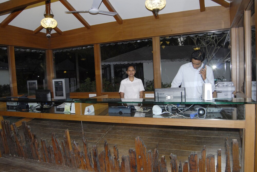 Lobby & Reception