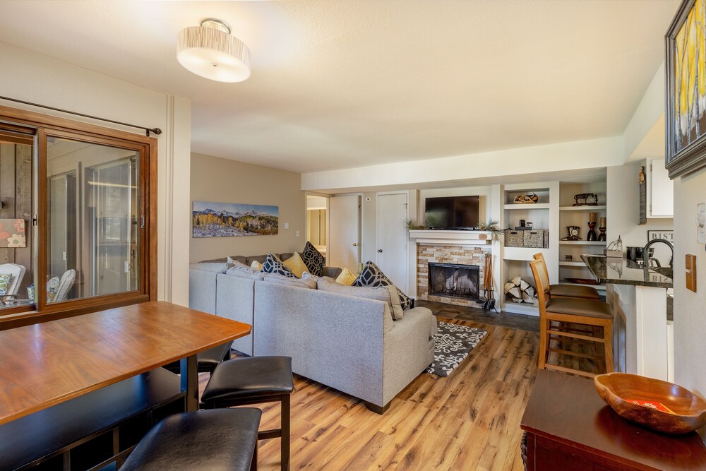1095 Wild Irishman 2 Bedroom Condo by RedAwning view 5