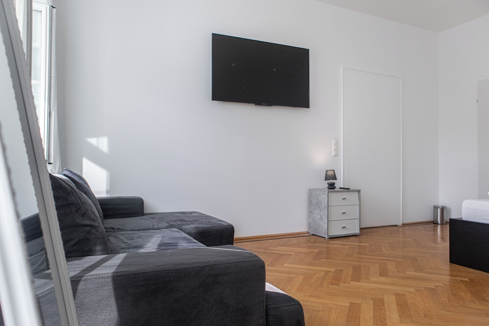 Perfect 7BR Stay Near Hauptbahnhof