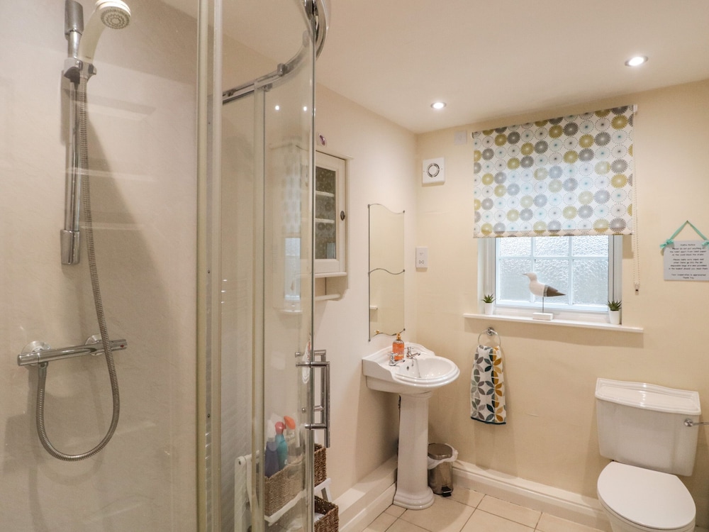 Apartment 1 Sneaton Hall view 5