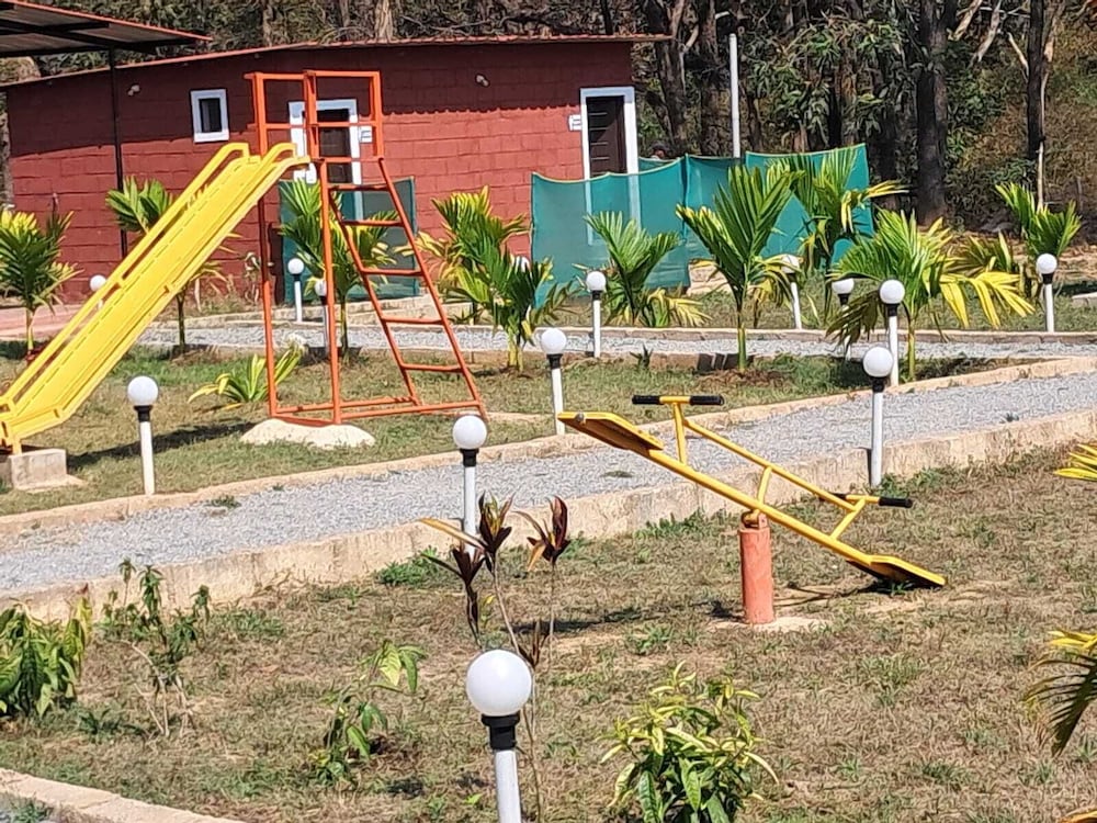 Cheetah Farms Jungle Stay