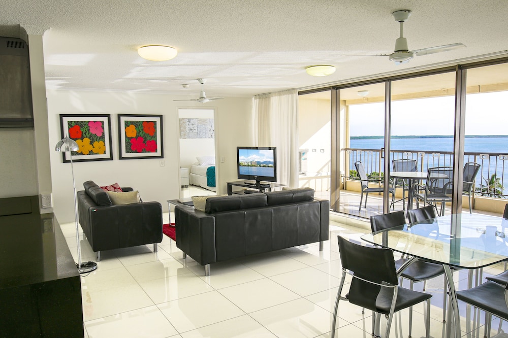 Cairns Aquarius