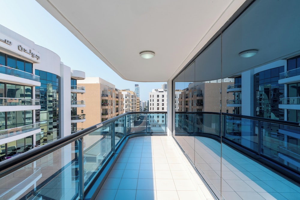Golden Sands 10 Hotel Apartments