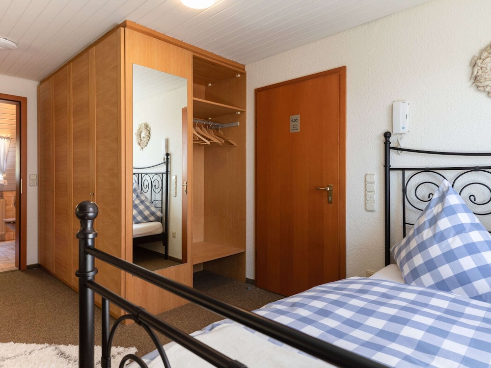 Charming Apartment in Weissenbrunn Near Forest