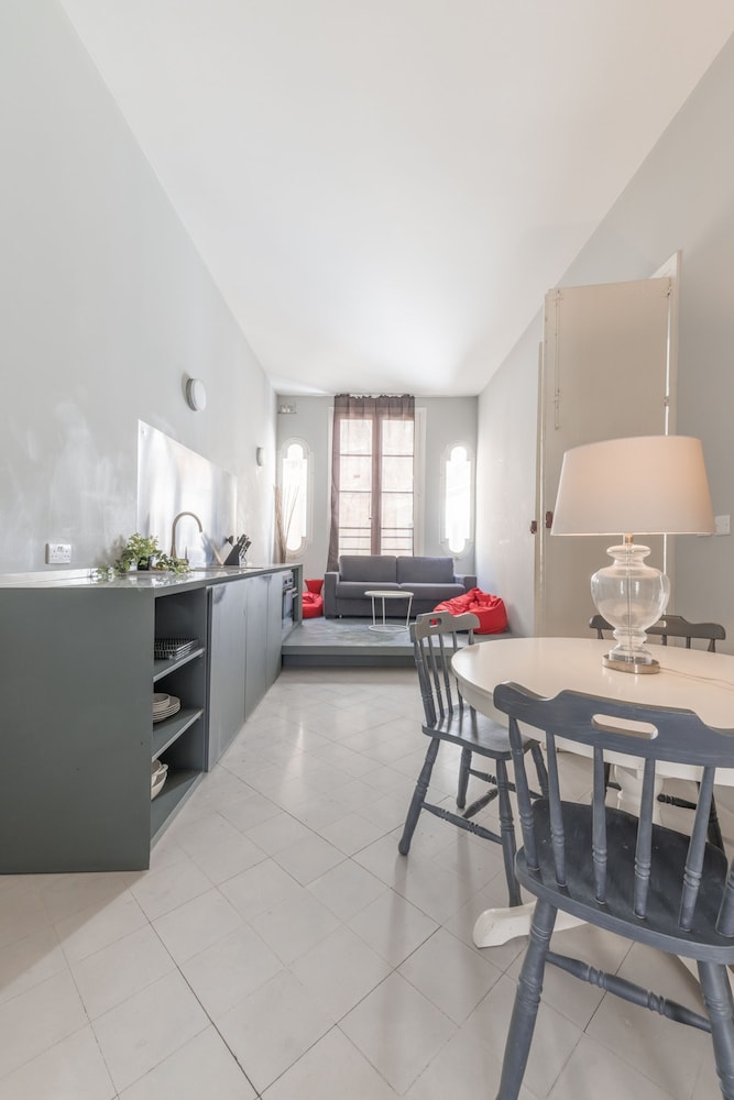 Cozy Elegant 2BR Apartment