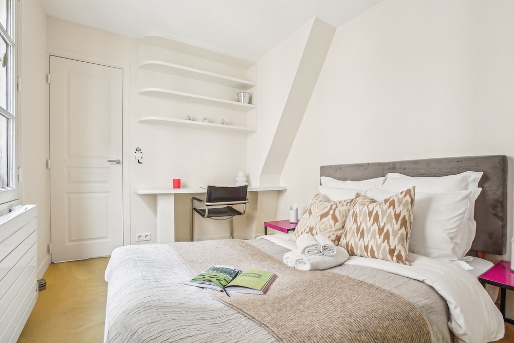 Spacious 1BR in the Heart of Paris