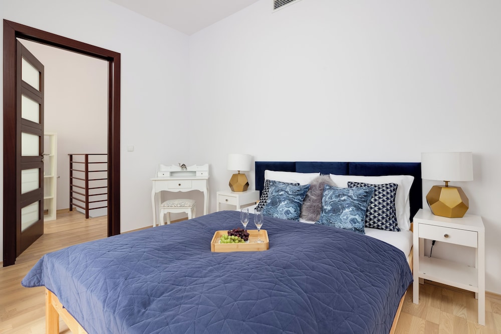 Apartment With Pool by Renters Prestige