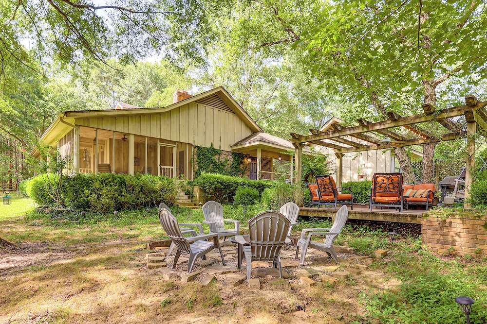 Waterfront Home w/ Playground Near Degray & Caddo!