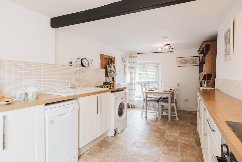 Cozy Cotswolds Retreat in Dursley