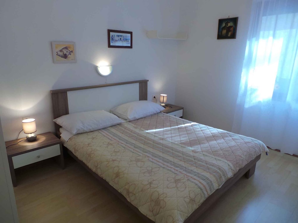 Apartments in Kornic/insel Krk 14471