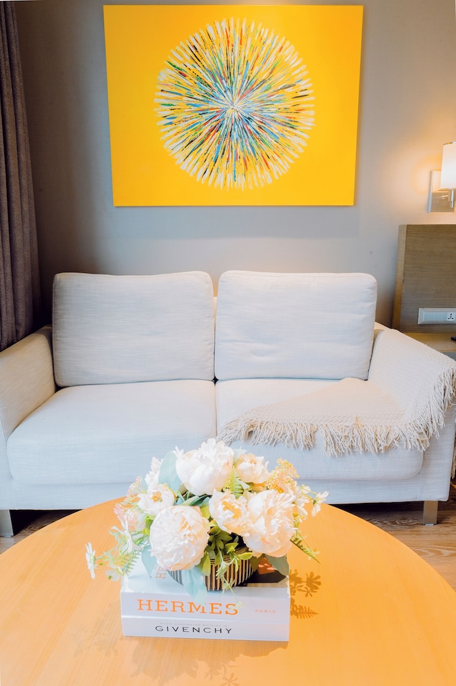 Hotel Residences at Acqua