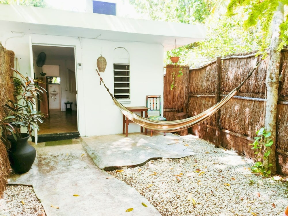 Hotel Casa Hotel Arte Bacalar - Kayaks & Bikes - Image 1