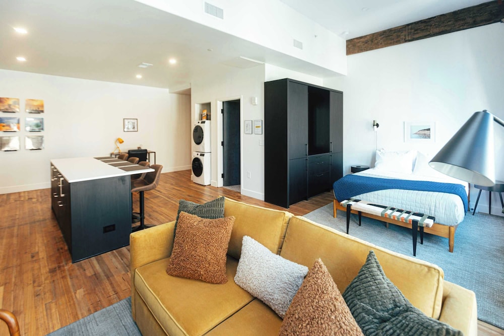Loft 302 - The William - Sunlit - Above Carrigans
