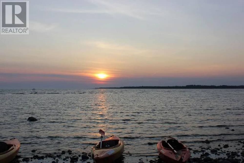 4 Bedroom Cottage On Manitoulin Island - Next to Sandy Beach!