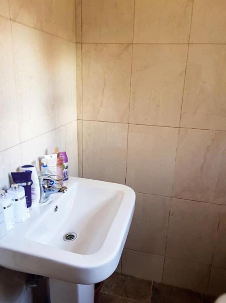 Le Roc Royale - Muyenga Kampala view 5
