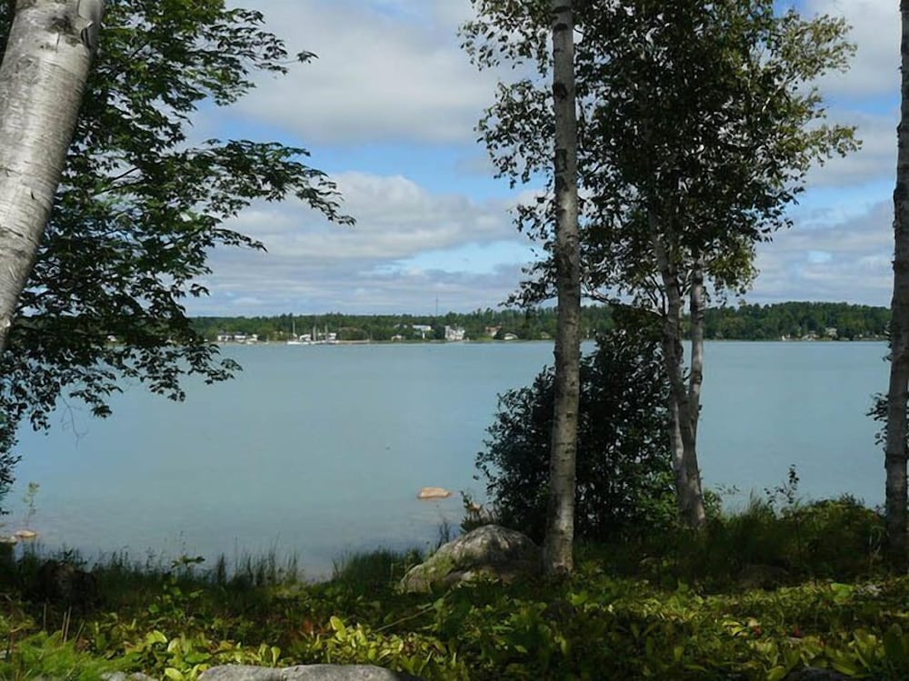 Bruce Bay Cottages & Lighthouse