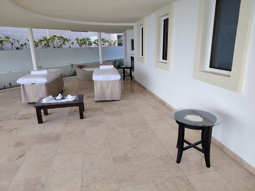 Beach front-Ocean View Studio -Hotel Sunset Fishermen condo 344/C