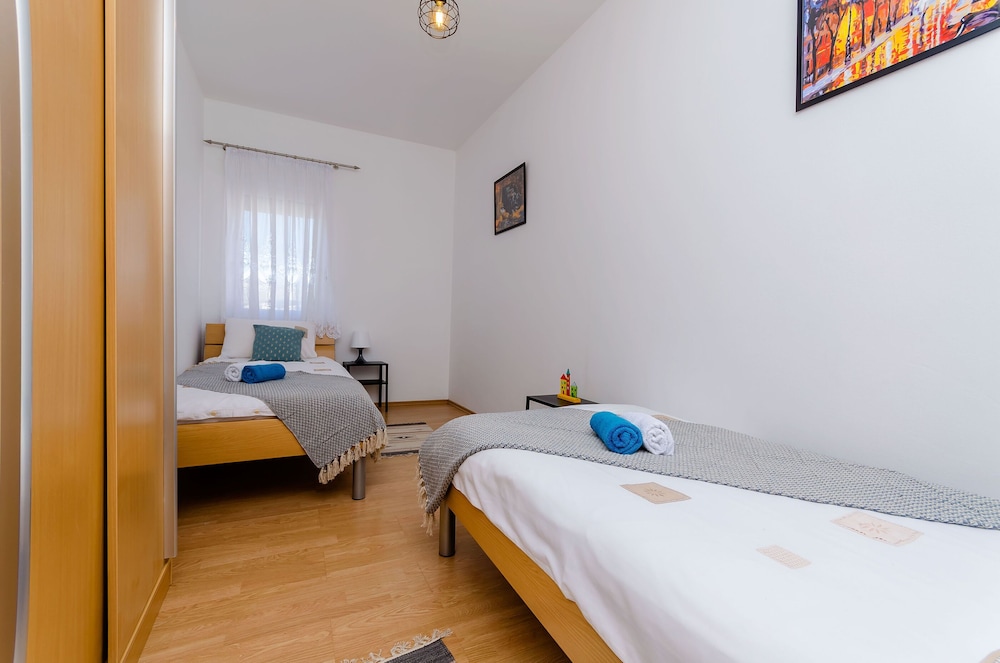 Apartment Mario