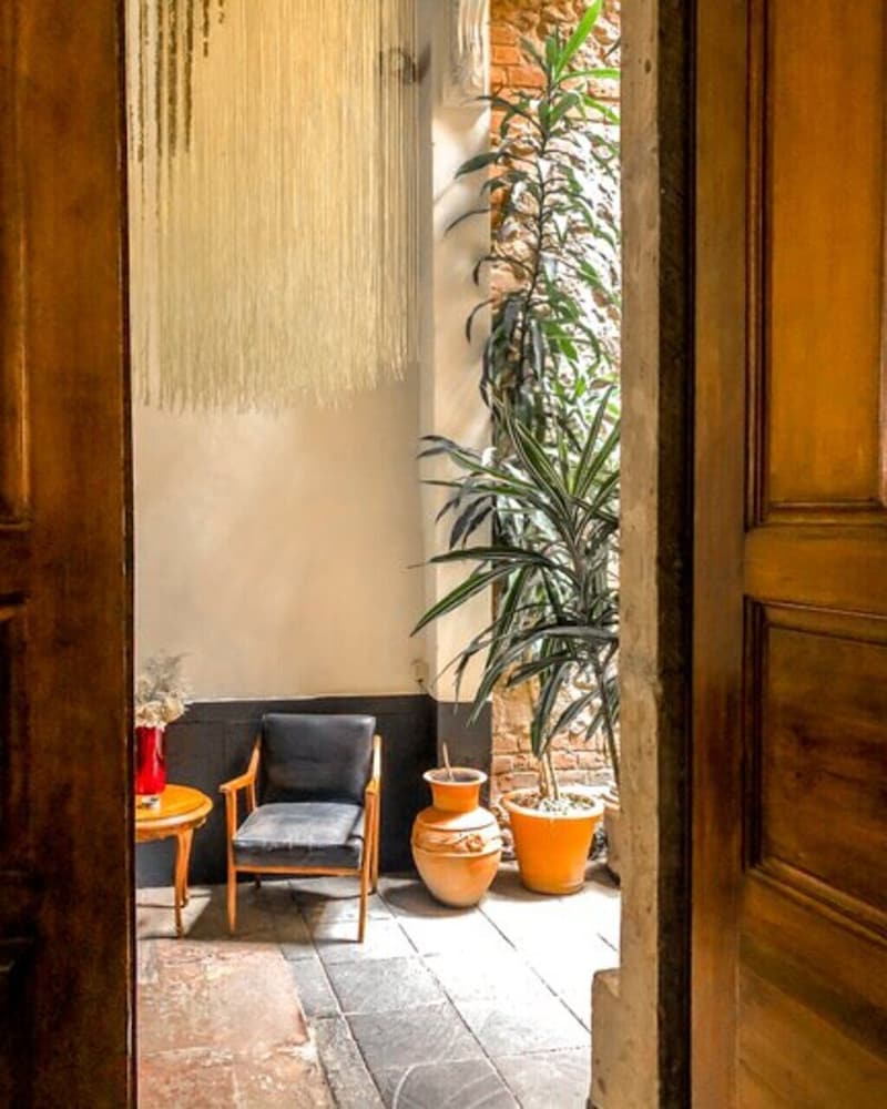 El Patio 77