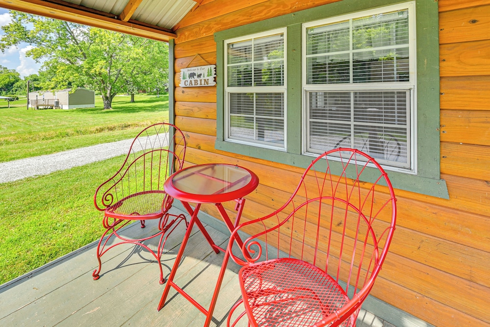 14 Mi to Kentucky Horse Park: Creekside Cabin