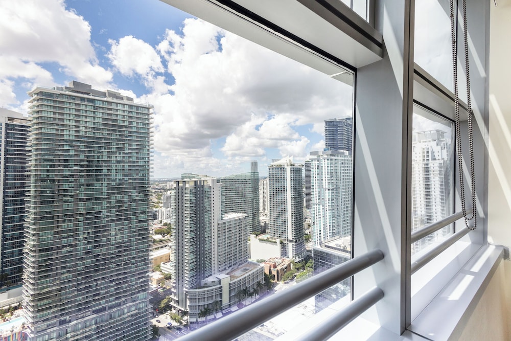 AKA Brickell City Views Free Parking by Palermo Home