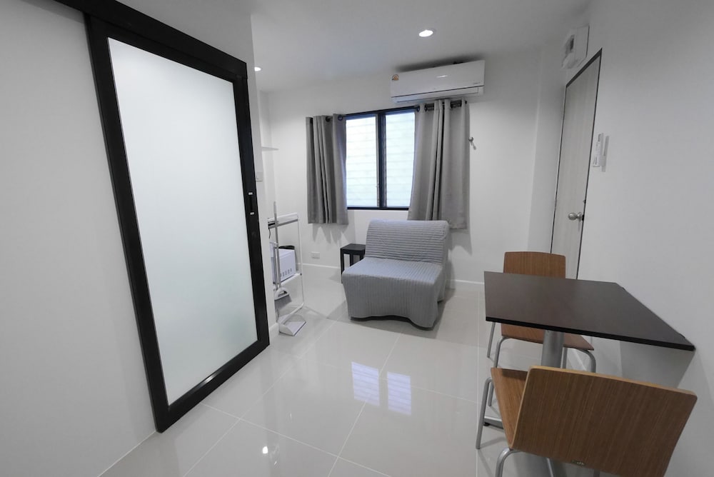 Lee Home Bangkok