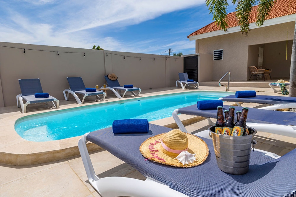 Central 4br3ba Villa w Ocean Views Private Pool
