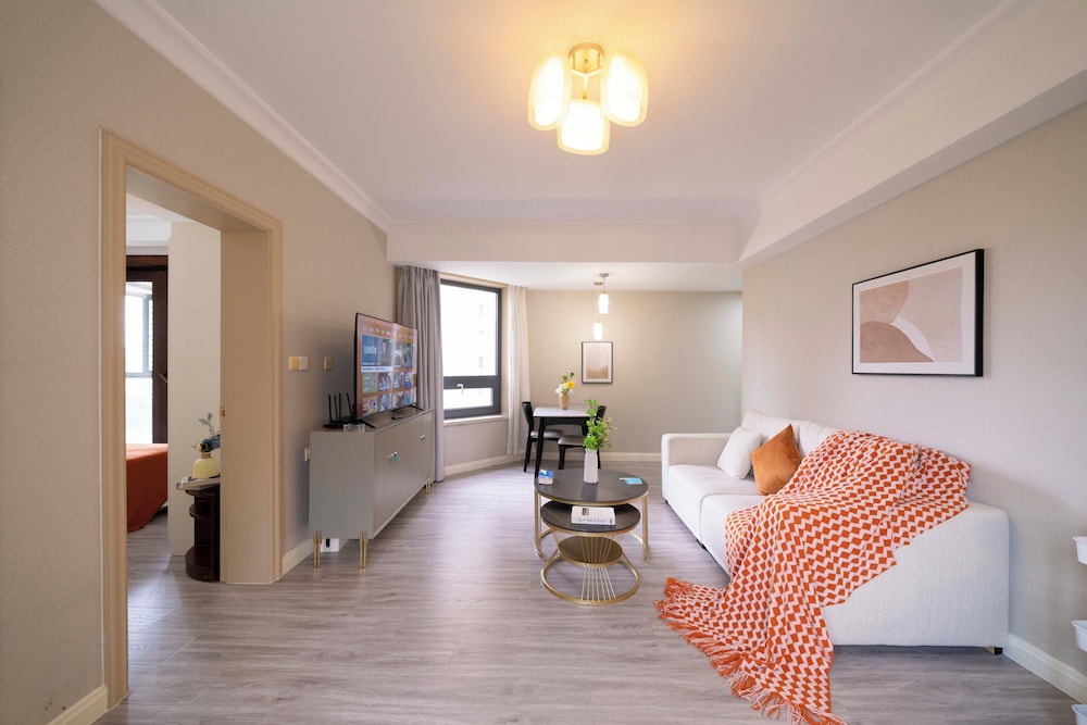 Tyms Modern 1BR APT Garden