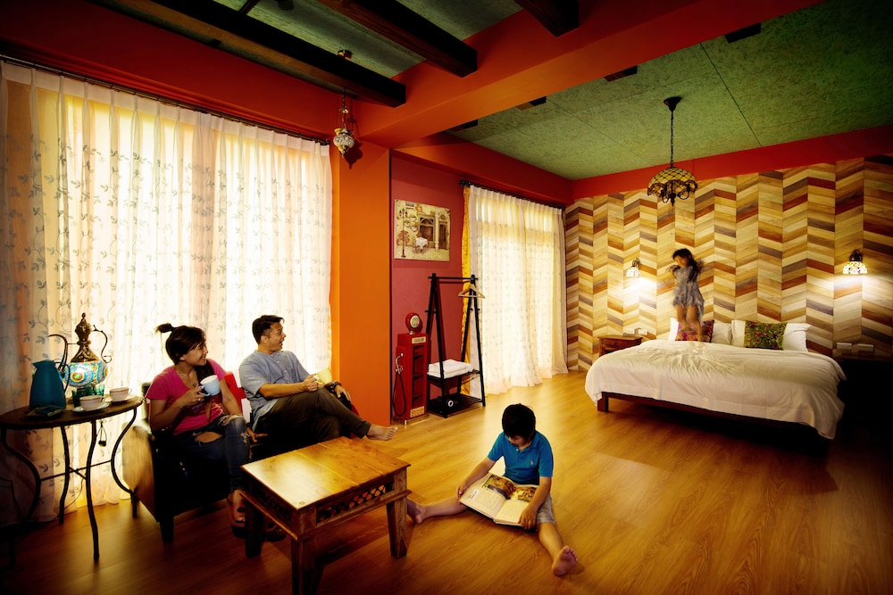 Fly Inn Yilan