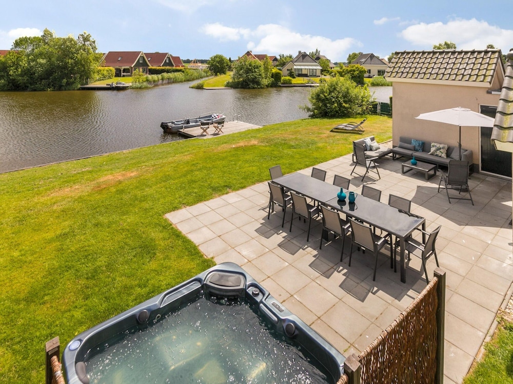 Family Home With Wellness and Tour Boat