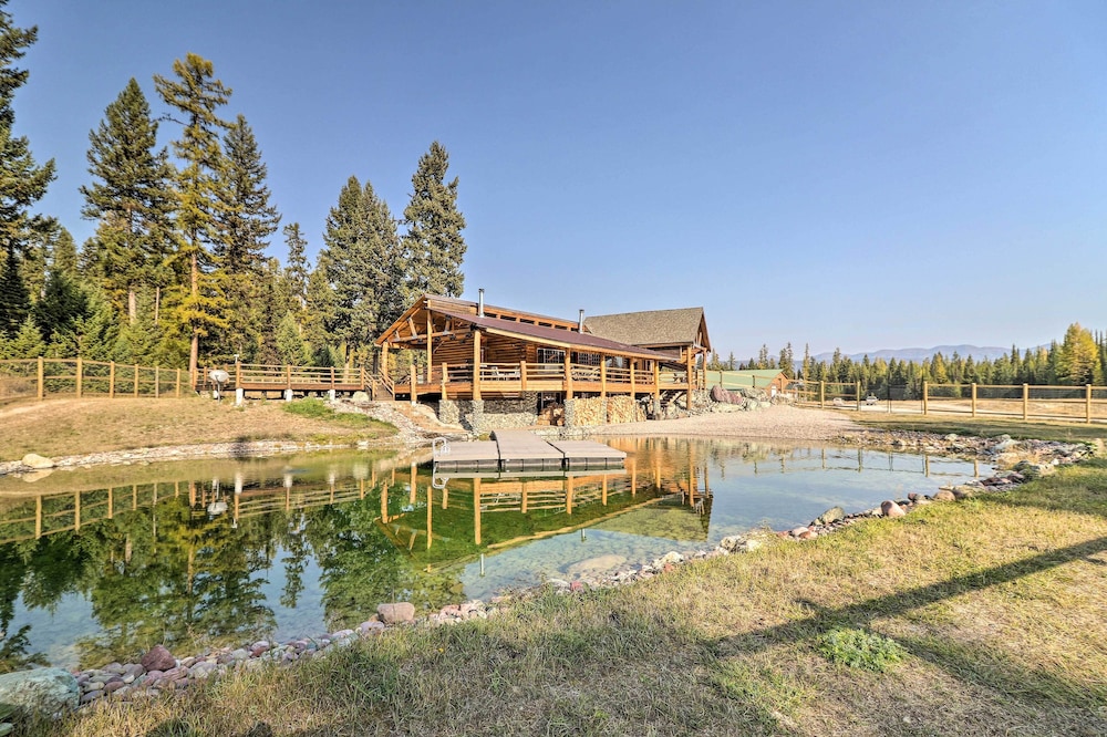 Stunning Montana Retreat: Hot Tub, On-site Hiking!