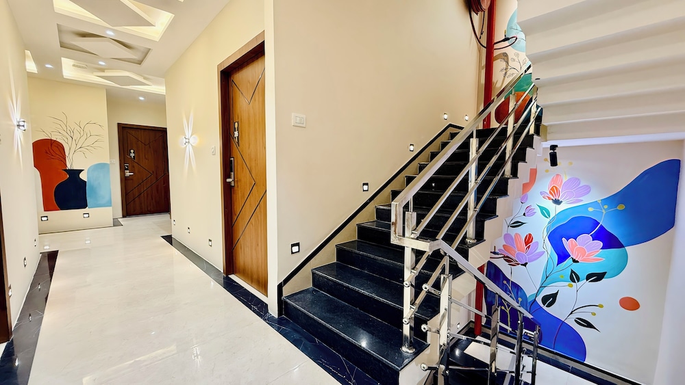 Hotel Mantri Ji