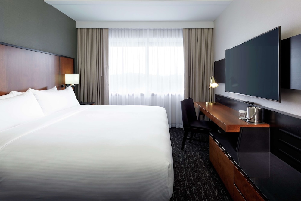 DoubleTree by Hilton Montreal Airport - Property Image 27
