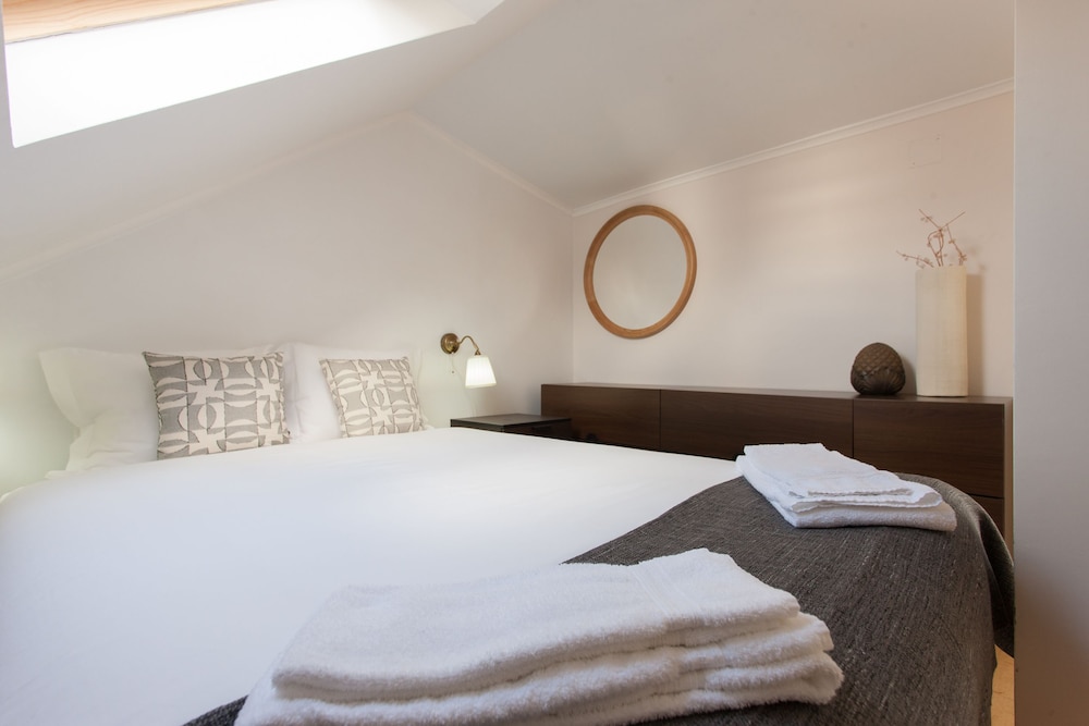 Liberty Penthouse Three-Bedroom Apartment - by LU Holidays