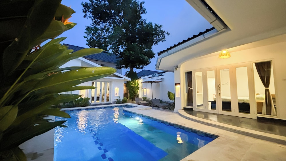 LaLeBay Seminyak