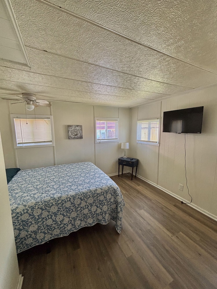 4 bd 10 min to Downtown W D
