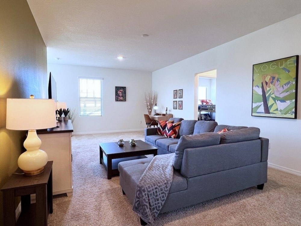 Beautiful 5 Bed Pool Home With Game Room-7543ol 5 Bedroom Home