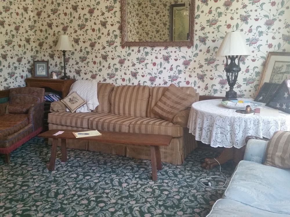 Spahn House Bed and Breakfast - Property Image 29