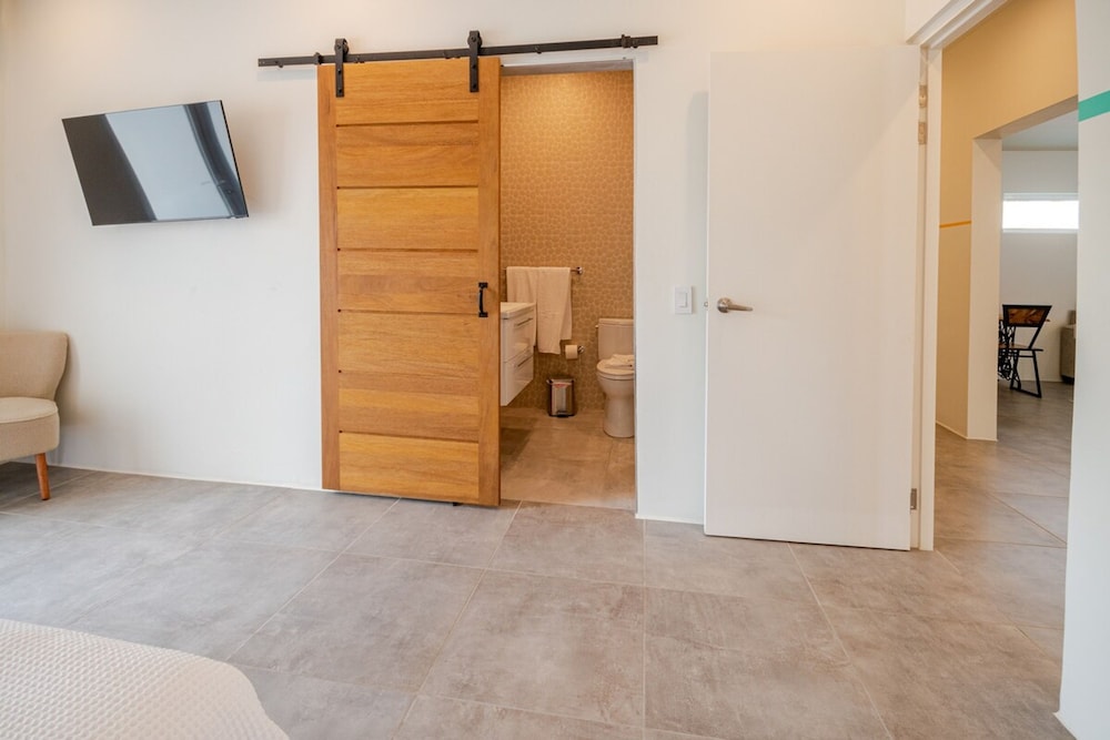 Modern Trestrapi Beach Villa 8 bed 8 Bath 2 Pools